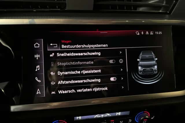 Audi Q3 (2021) thumbnail 24
