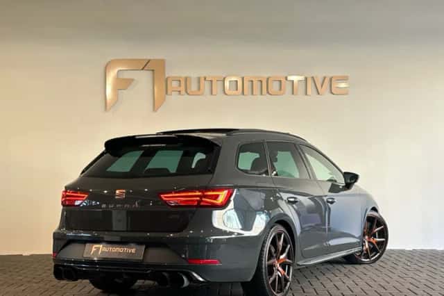 SEAT Leon (2019) thumbnail 3
