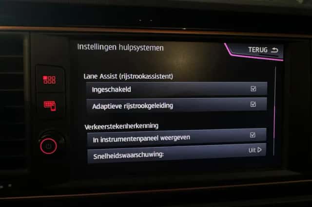 SEAT Leon (2019) thumbnail 26