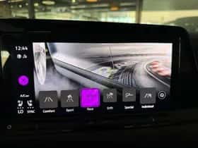 Volkswagen Golf (2021) thumbnail 28