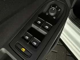 Volkswagen Golf (2021) thumbnail 36
