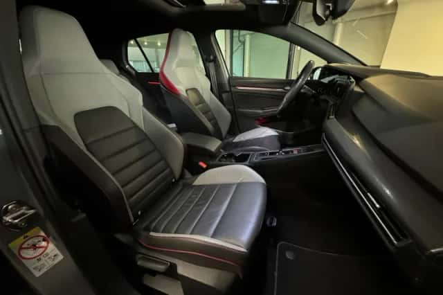Volkswagen Golf (2021) thumbnail 32