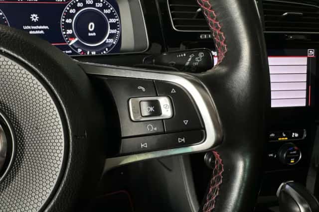 Volkswagen Golf (2017) thumbnail 15
