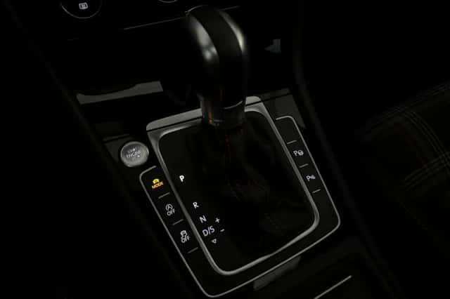Volkswagen Golf (2017) thumbnail 19