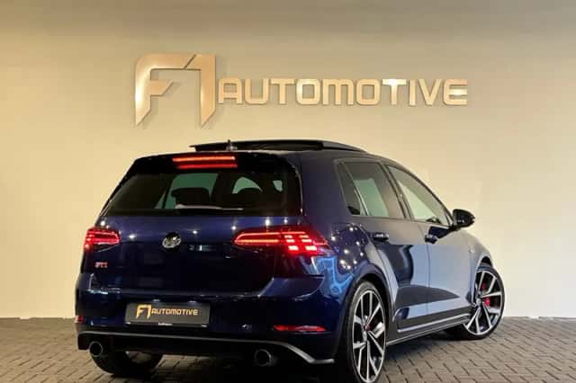 Volkswagen Golf (2017) thumbnail 3