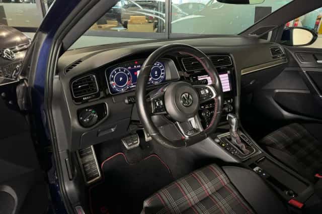 Volkswagen Golf (2017) thumbnail 5