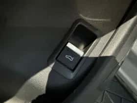 Audi Q4 (2022) thumbnail 18
