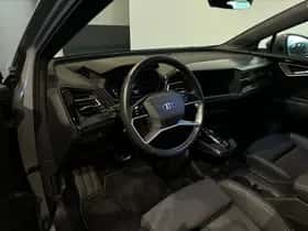 Audi Q4 (2022) thumbnail 5
