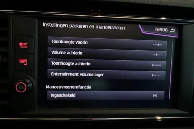 SEAT Leon (2018) thumbnail 27