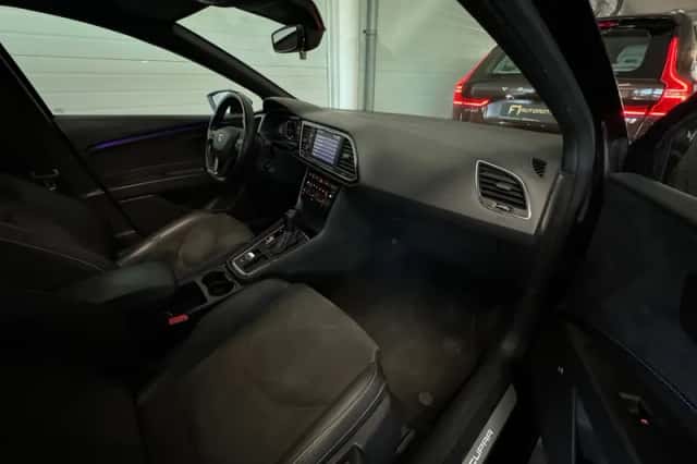 SEAT Leon (2018) thumbnail 35