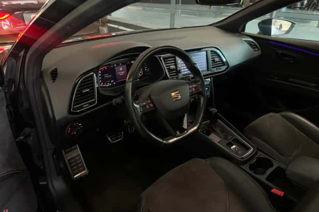 SEAT Leon (2018) thumbnail 5