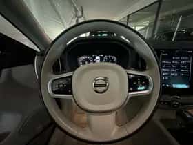 Volvo XC60 (2018) thumbnail 15