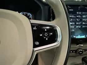Volvo XC60 (2018) thumbnail 17