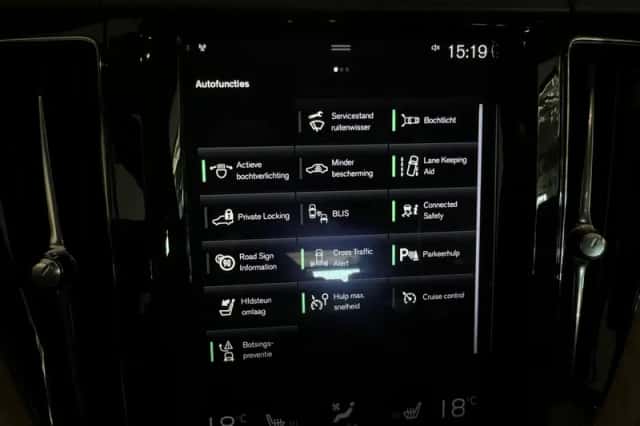 Volvo XC60 (2018) thumbnail 25