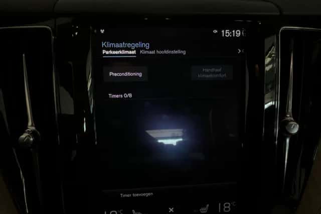 Volvo XC60 (2018) thumbnail 28