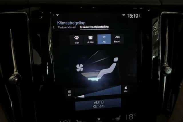 Volvo XC60 (2018) thumbnail 29
