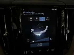 Volvo XC60 (2018) thumbnail 29