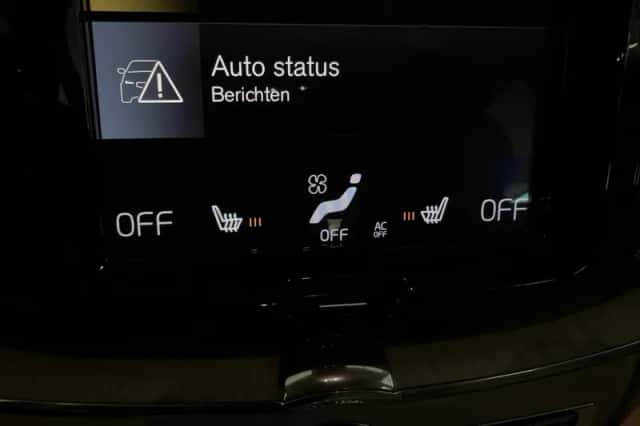 Volvo XC60 (2018) thumbnail 30