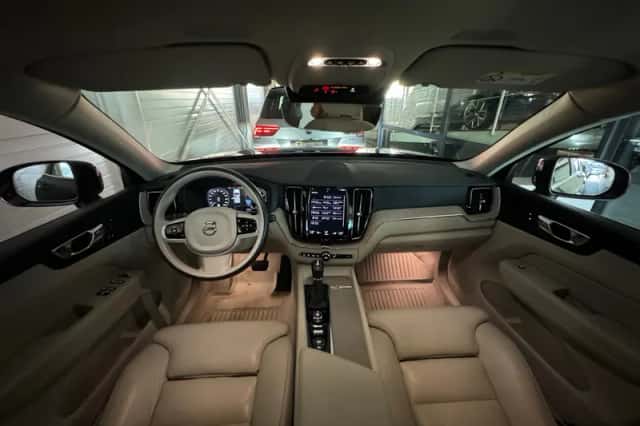 Volvo XC60 (2018) thumbnail 4