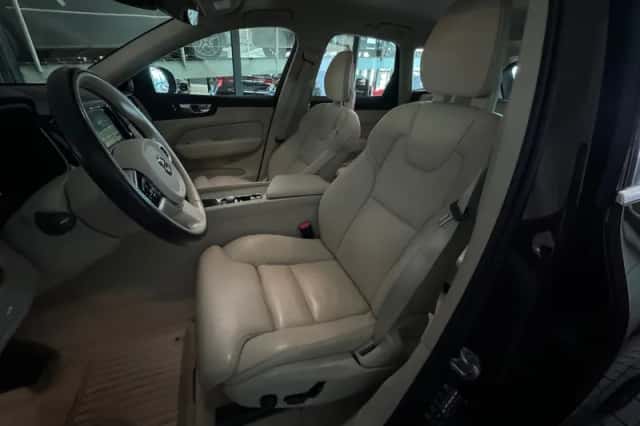 Volvo XC60 (2018) thumbnail 6
