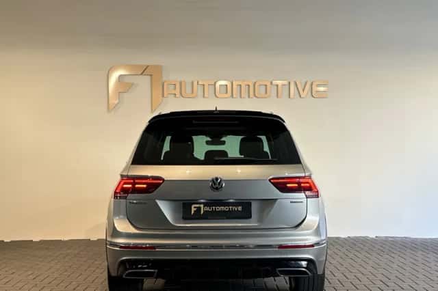 Volkswagen Tiguan (2018) thumbnail 11