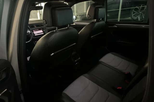 Volkswagen Tiguan (2018) thumbnail 13