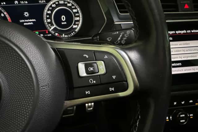 Volkswagen Tiguan (2018) thumbnail 16