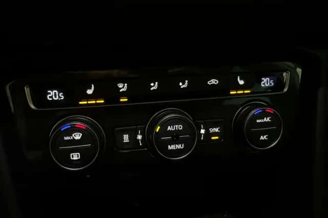 Volkswagen Tiguan (2018) thumbnail 21