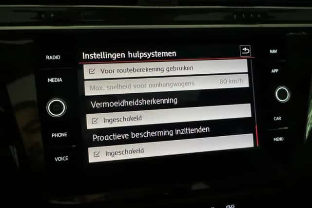 Volkswagen Tiguan (2018) thumbnail 25