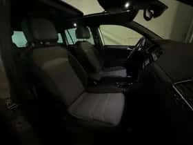 Volkswagen Tiguan (2018) thumbnail 42