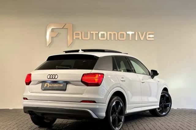 Audi Q2 (2017) thumbnail 3