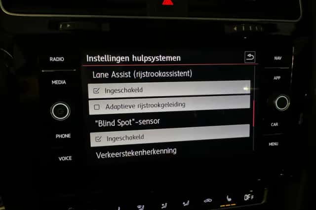 Volkswagen Golf (2019) thumbnail 30