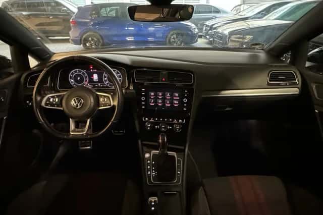 Volkswagen Golf (2019) thumbnail 4