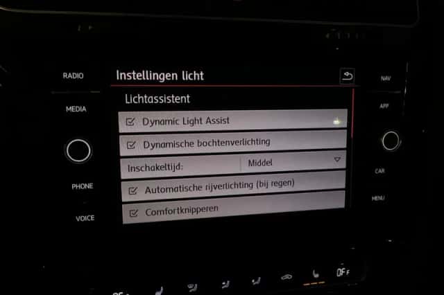 Volkswagen Golf (2019) thumbnail 33