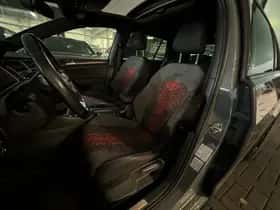 Volkswagen Golf (2019) thumbnail 6