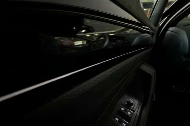 Volkswagen T-Roc (2022) thumbnail 16
