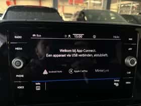 Volkswagen T-Roc (2022) thumbnail 26