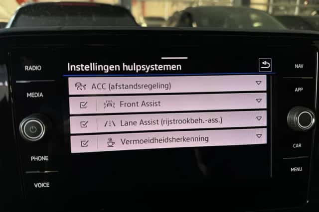 Volkswagen T-Roc (2022) thumbnail 27
