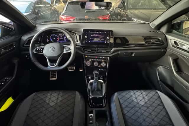 Volkswagen T-Roc (2022) thumbnail 4
