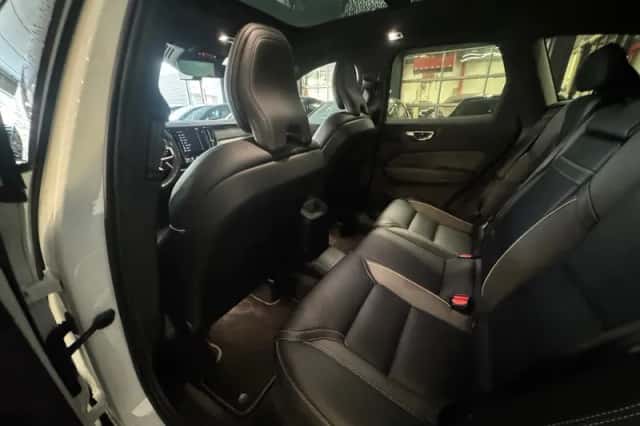 Volvo XC60 (2020) thumbnail 13