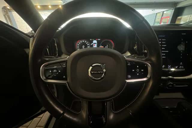 Volvo XC60 (2020) thumbnail 14