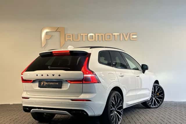 Volvo XC60 (2020) thumbnail 3