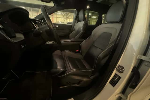 Volvo XC60 (2020) thumbnail 6
