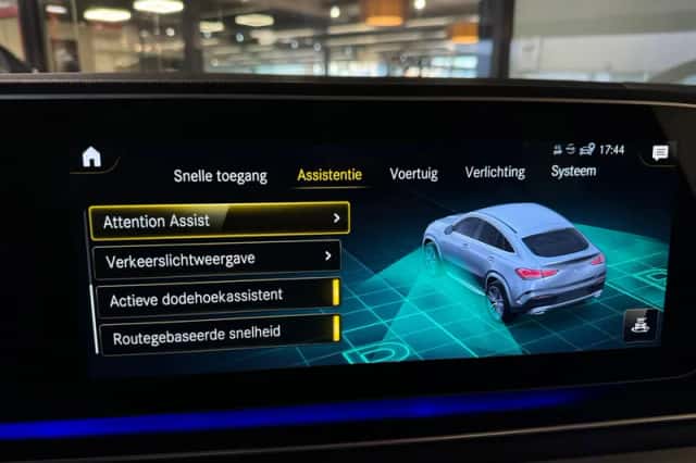 Mercedes-Benz GLE (2021) thumbnail 35