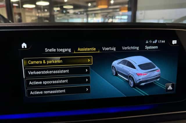 Mercedes-Benz GLE (2021) thumbnail 36