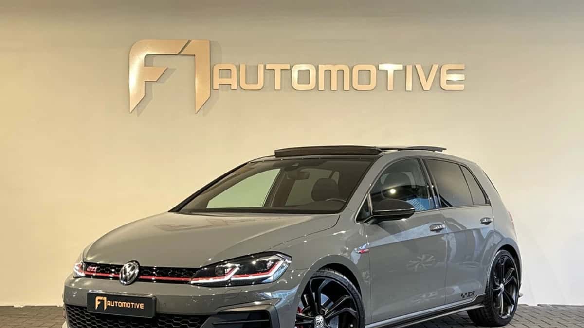 Volkswagen Golf (2019) — foto 1