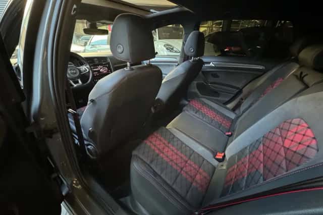 Volkswagen Golf (2019) thumbnail 35
