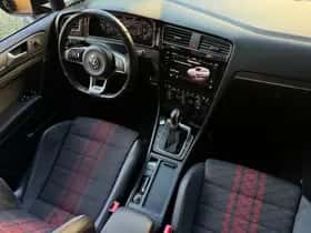 Volkswagen Golf (2019) thumbnail 36