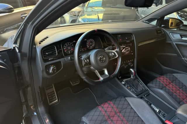 Volkswagen Golf (2019) thumbnail 5