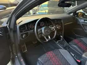Volkswagen Golf (2019) thumbnail 5